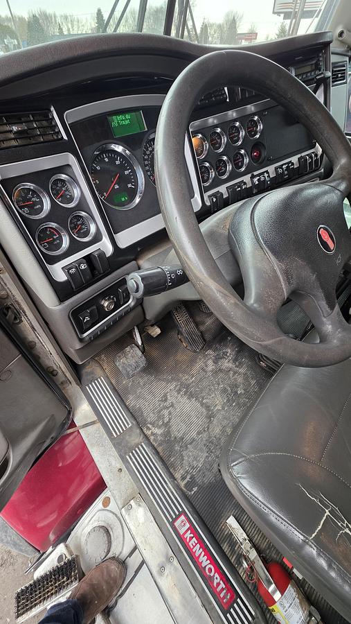 Used 2013 Kenworth T440