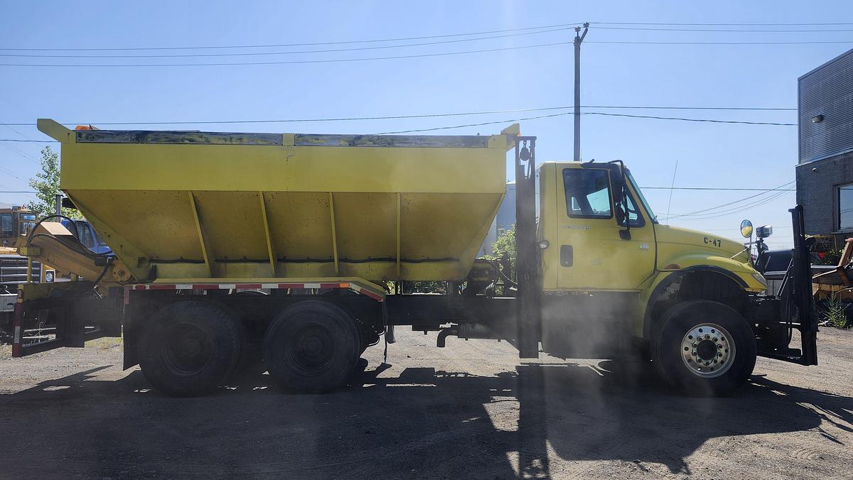 Used 2004 International 4400