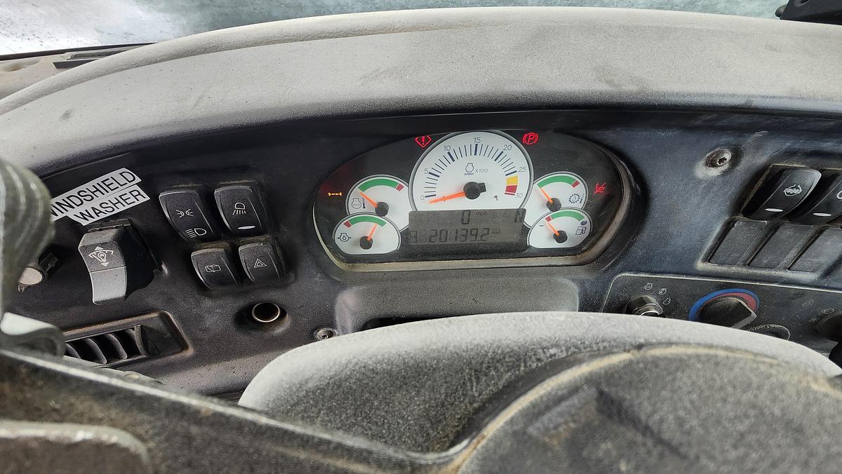 Used 2001 Caterpillar 735