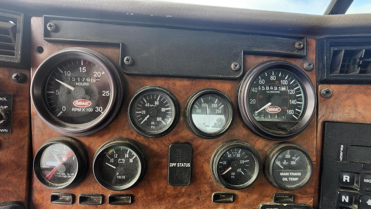 Used 2009 Peterbilt 348