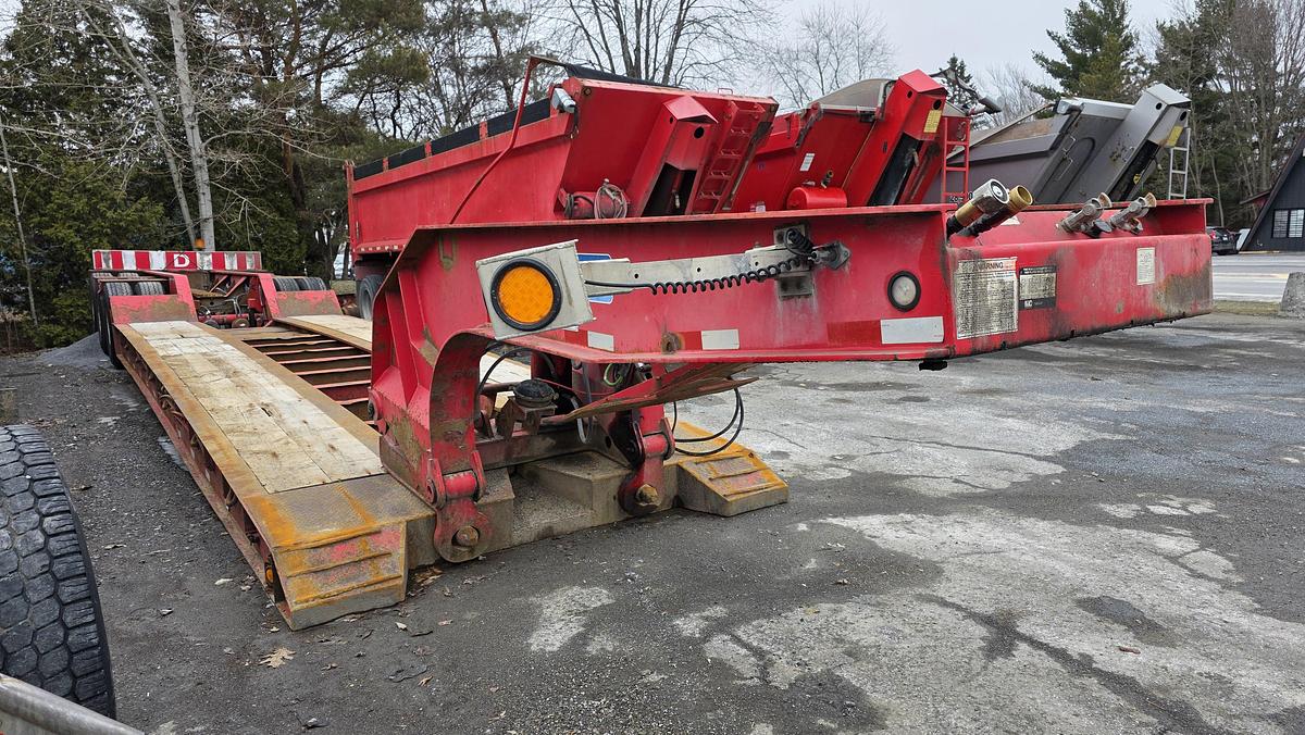 Used 2011 Pitts 24 Feet / 3 axles Lowboy