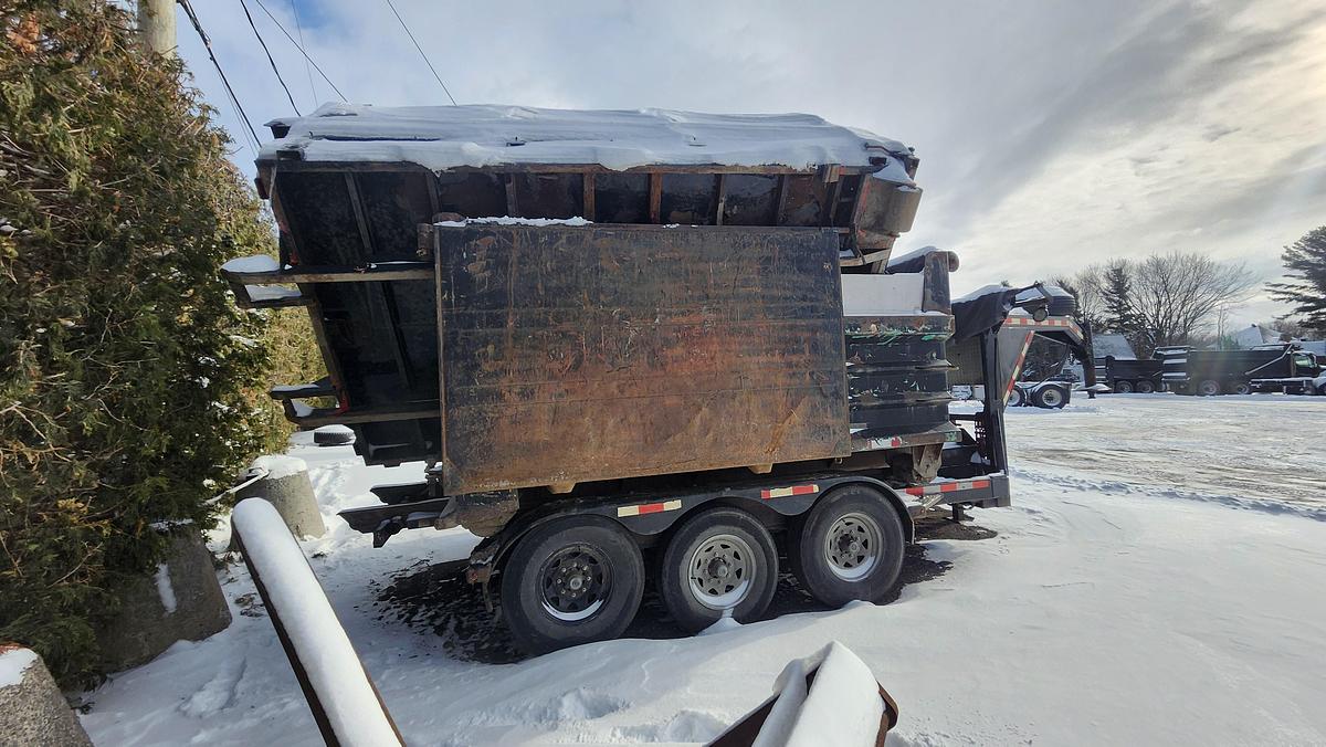 Used 2014 Roll-Off 2 essieux / 2 axles