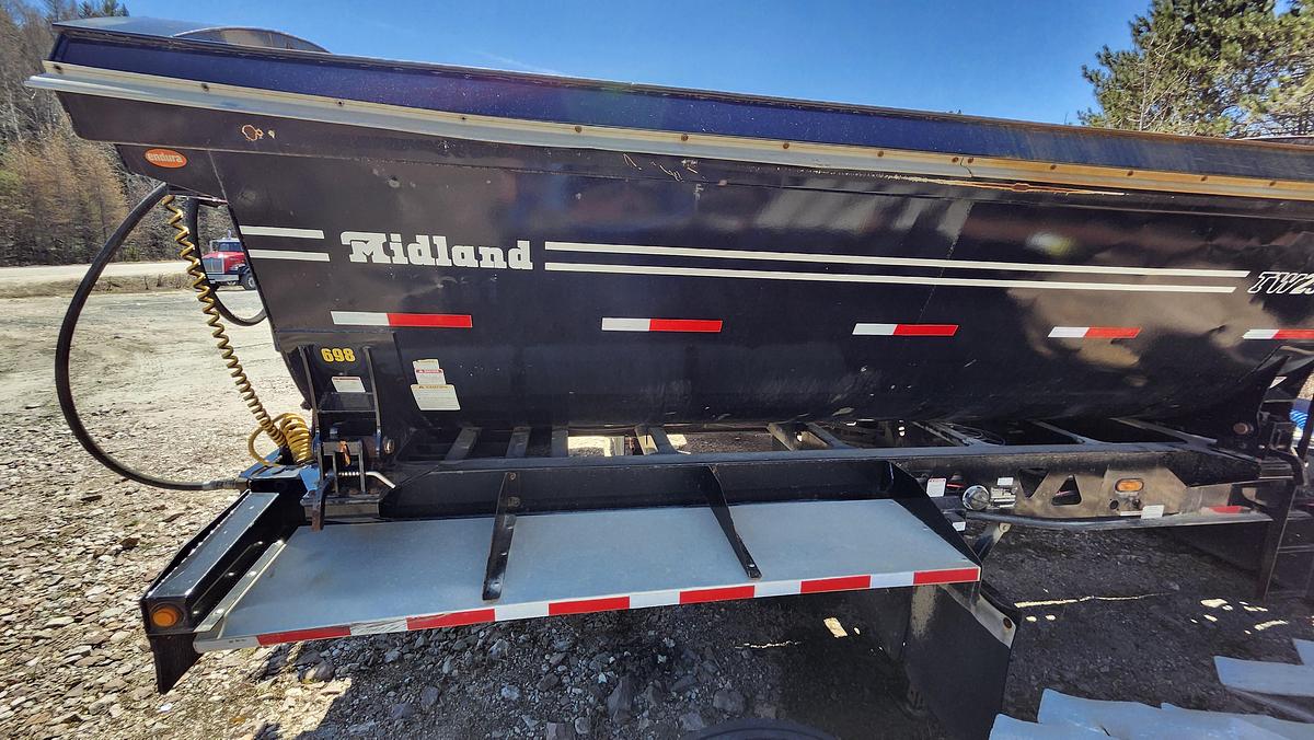 Used 2018 Midland TW2500 Lead Side Dump