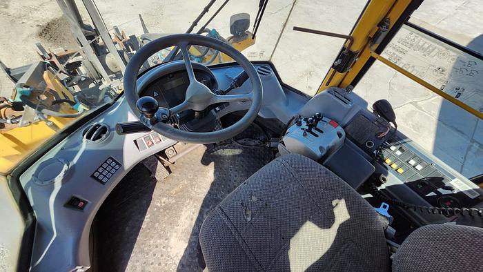 Used 2005 Volvo L90E