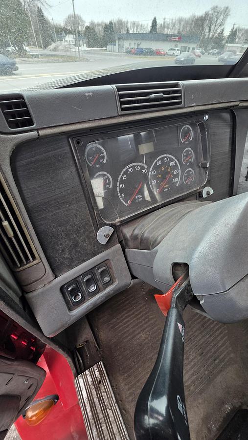 Used 2006 Freightliner Columbia