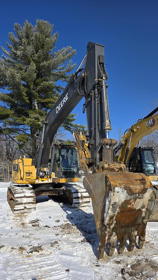 Used 2011 John Deere 225DLC