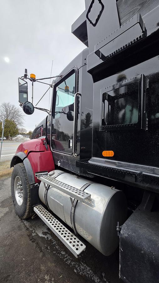 Used 2013 Kenworth T440