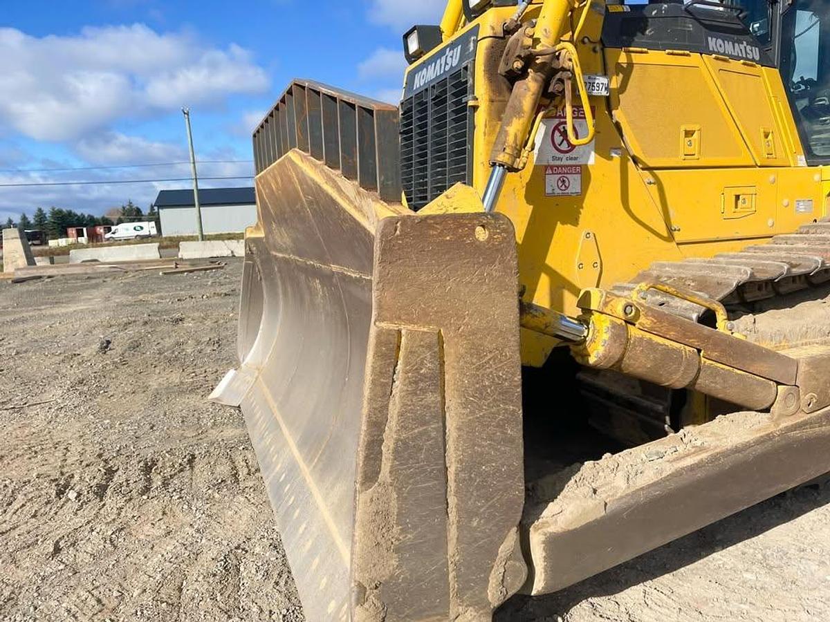 Used 2023 Komatsu D155 AX1-8