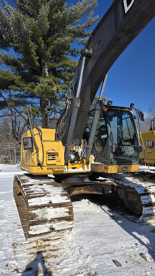 Used 2011 John Deere 225DLC