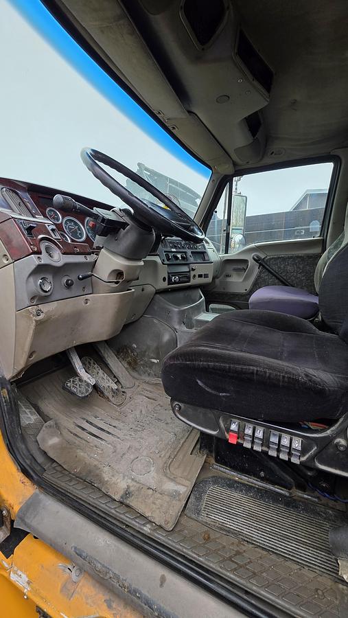 Used 2001 Sterling Shunter