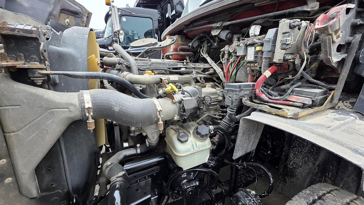 Used 2017 Freightliner SD114