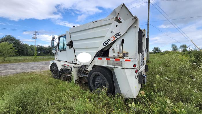 Used 2001 Johnston 4000