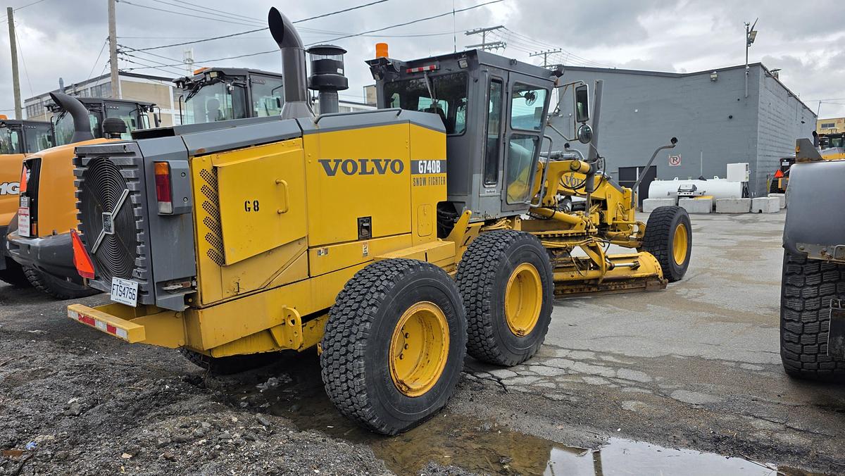 Used 2006 Volvo G740B