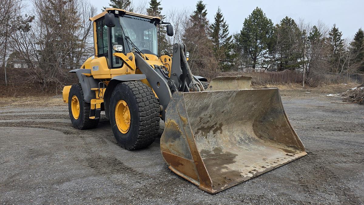 Used 2015 Volvo L90H