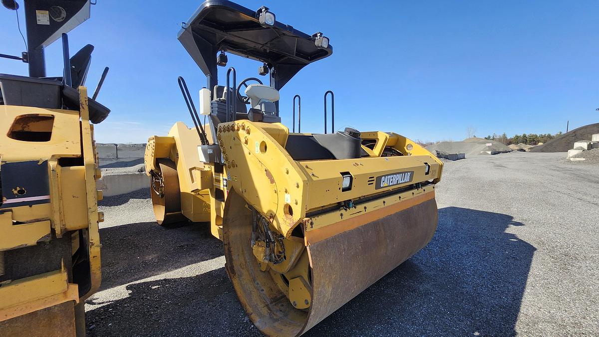 Used 2014 Caterpillar CB64