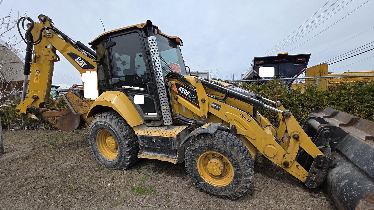 Used 2015 Caterpillar 420F IT