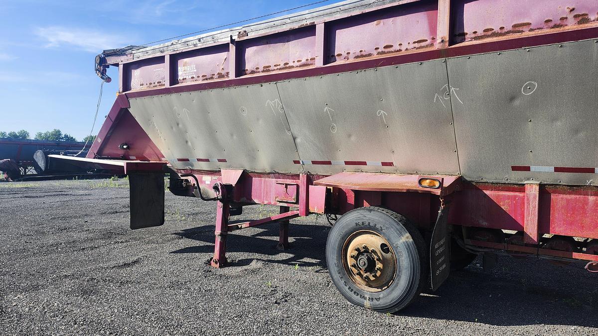 Used 1999 Red River LB439 / 4 axles strap trailer