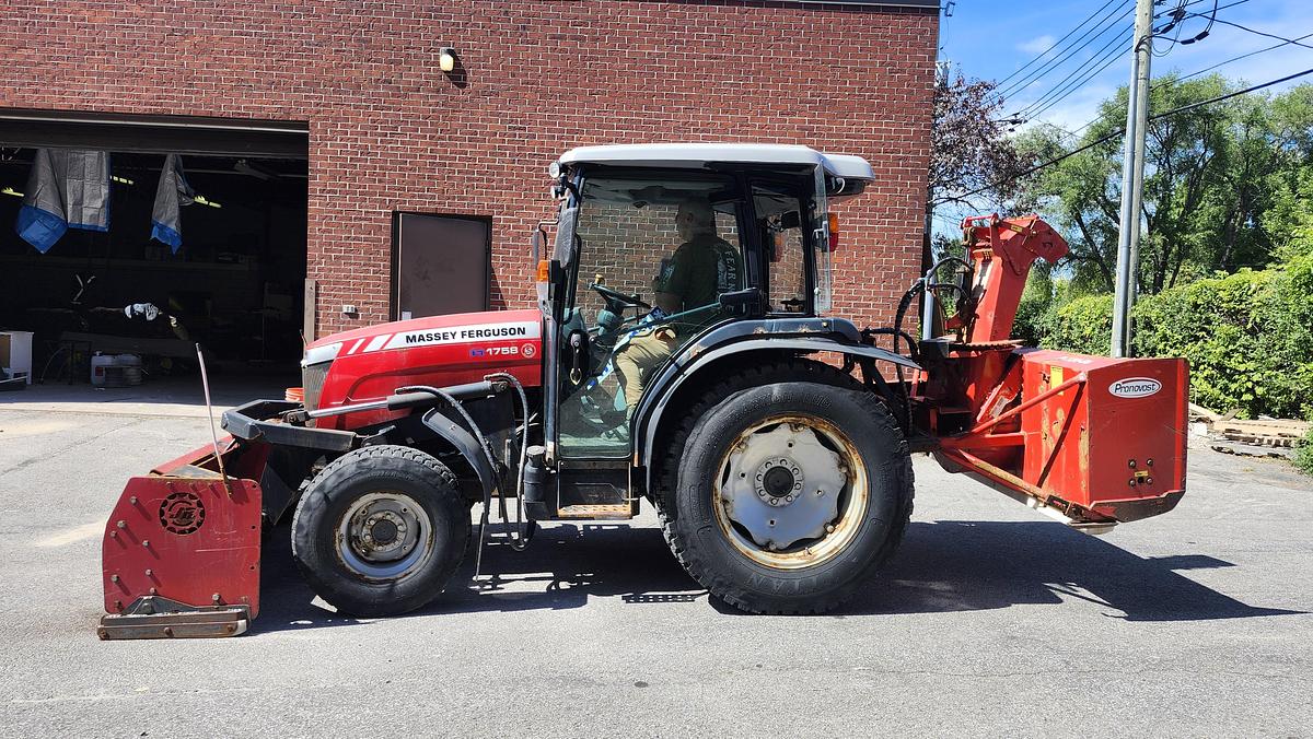 Used 2017 Massey-Fergusson 1758