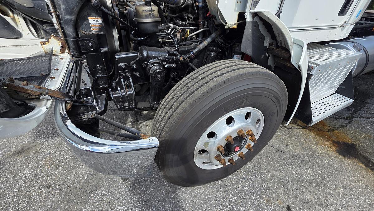 Used 2018 Kenworth T370
