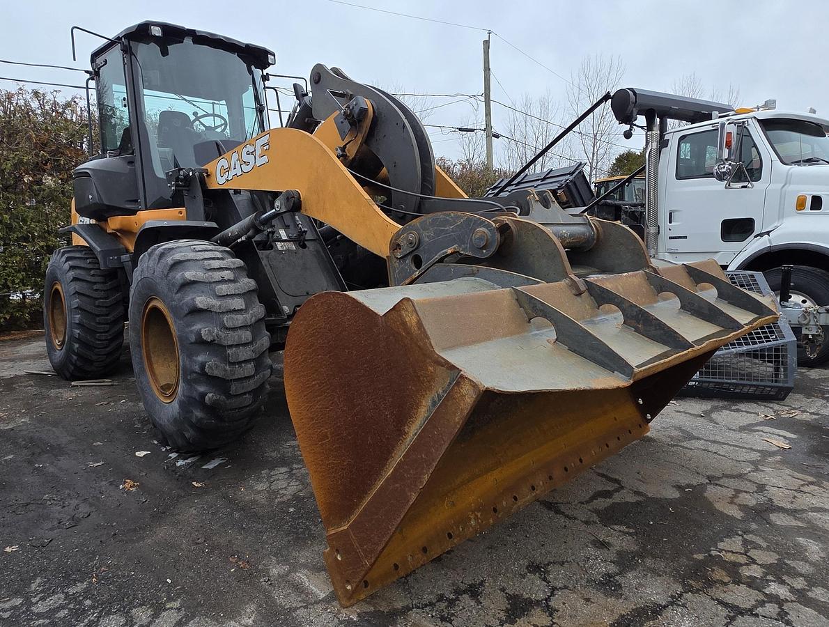Used 2017 Case 621G