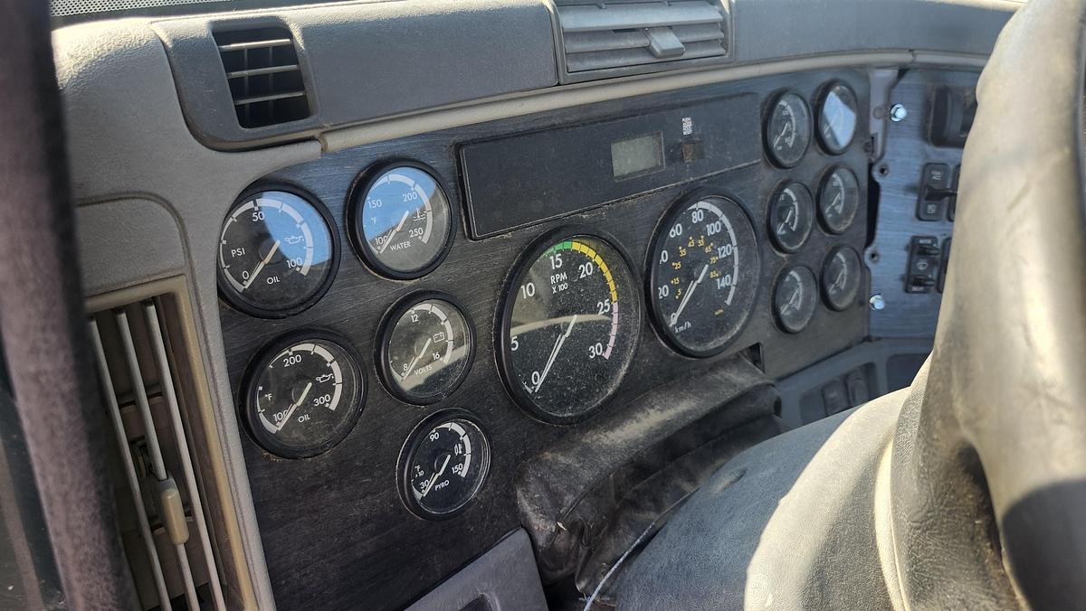 Used 2009 Freightliner Columbia