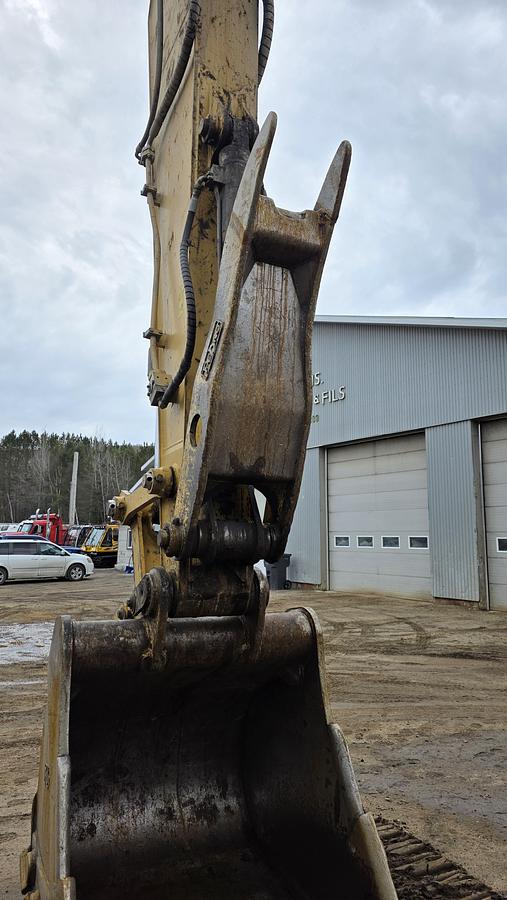 Used 2016 Caterpillar 330F