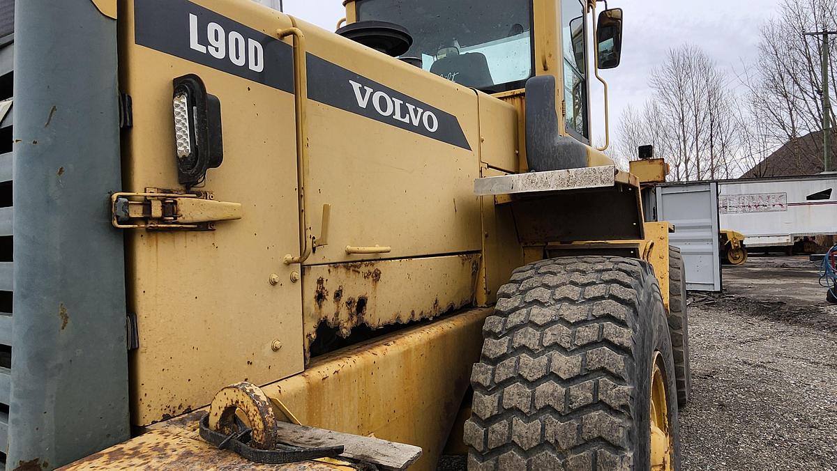 Used 2001 Volvo L90D