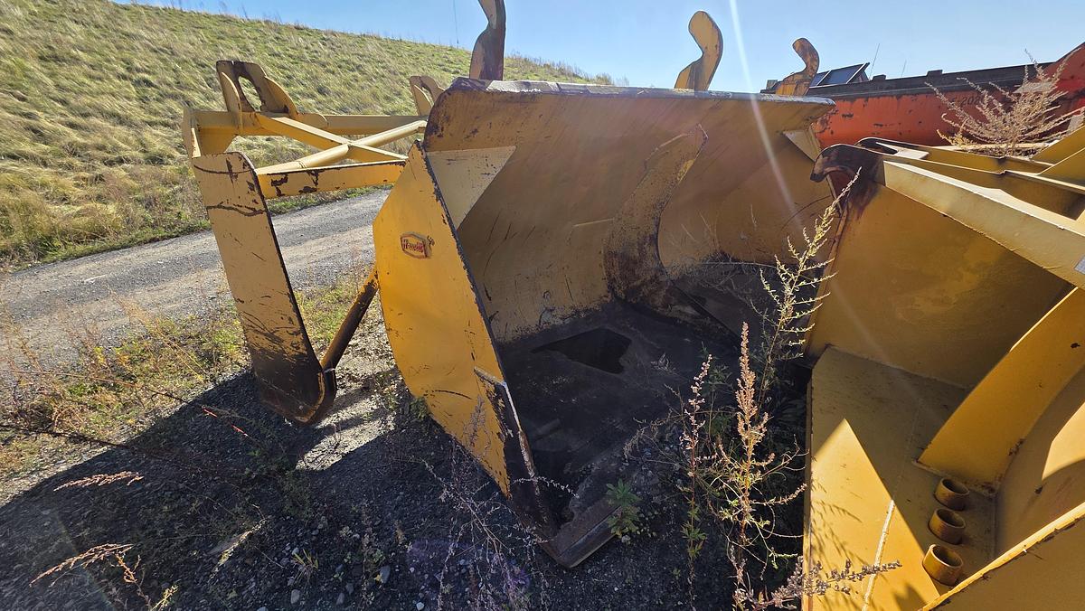 Used CAT 11 Feet Bucket With Snow Box