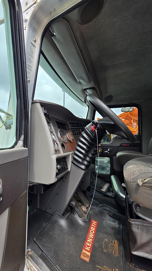 Used 2019 Kenworth T370