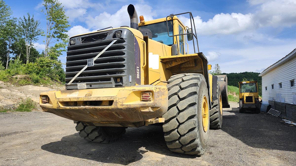 Used 2005 Volvo L220E