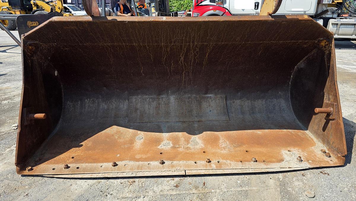 Used Caterpillar 112″ Bucket