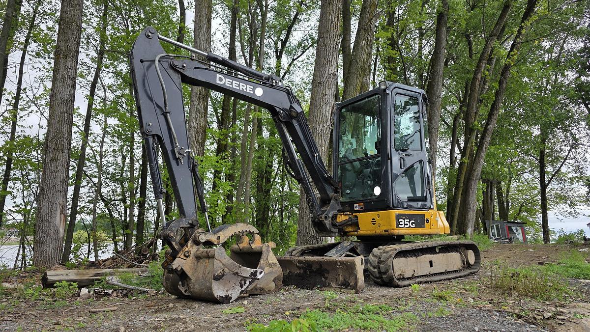 Used 2015 John Deere 35G
