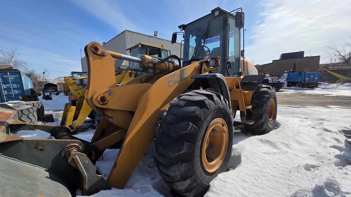 Used 2011 Case 821E