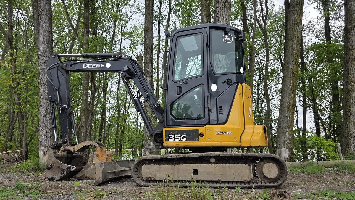 Used 2015 John Deere 35G