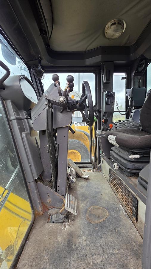 Used 2006 Volvo G740B