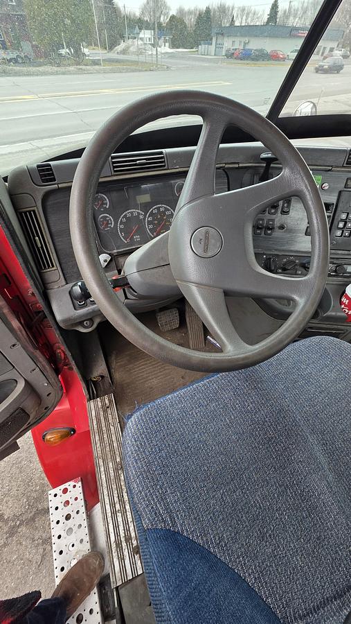 Used 2006 Freightliner Columbia