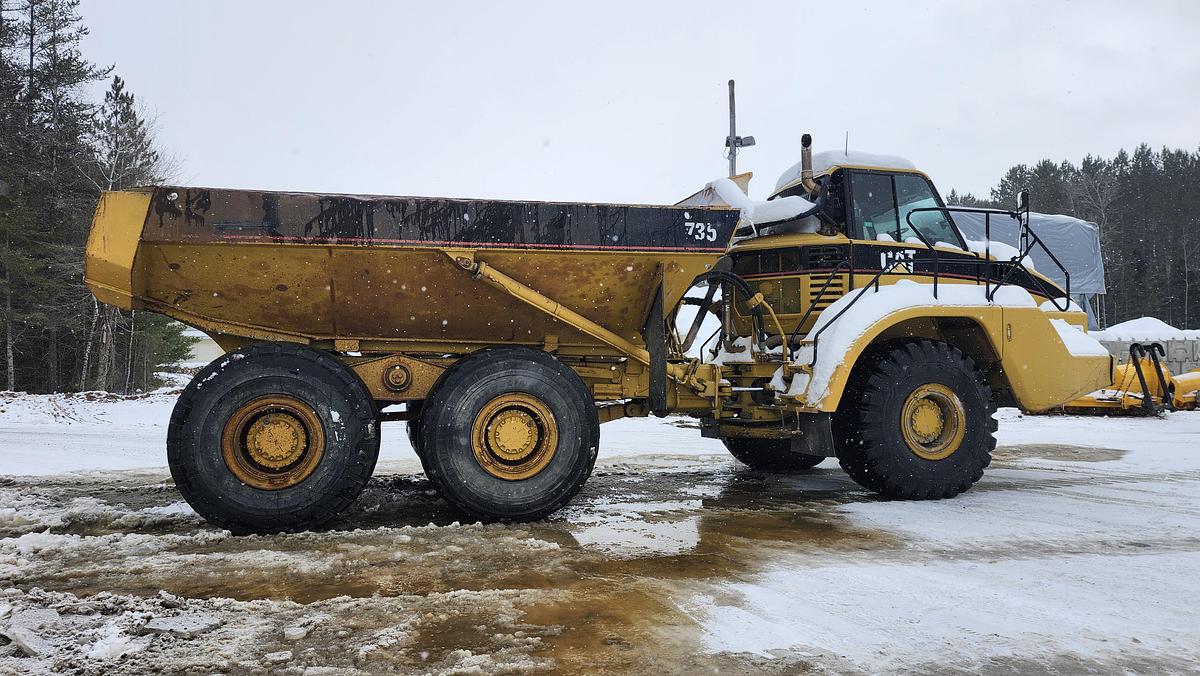 Used 2001 Caterpillar 735