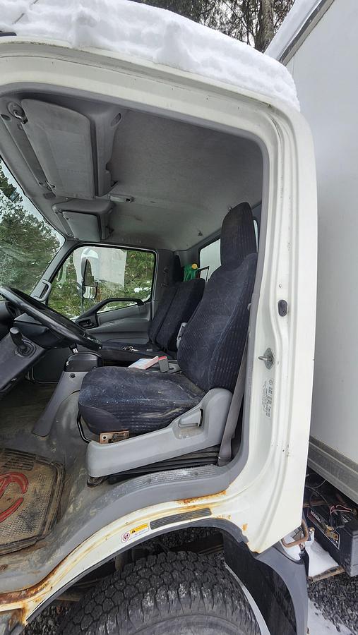 Used 2015 Hino 155 / 16 Feet Box