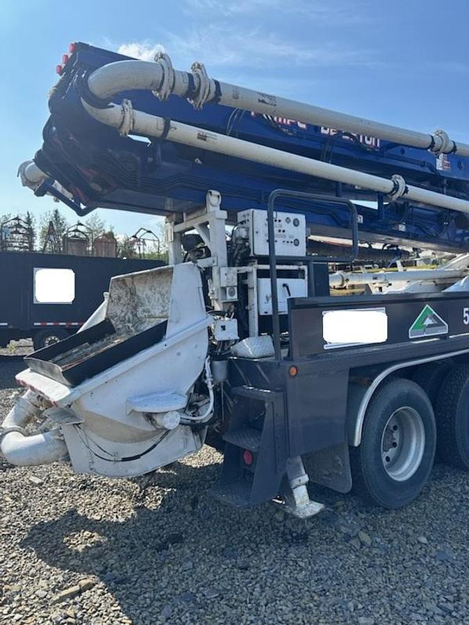 Used 1996 Putzmeister 28m on 2001 Volvo