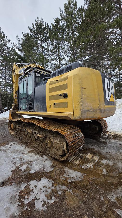 Used 2017 Caterpillar 330F