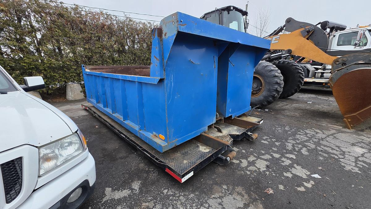 Used 2014 Roll-Off 2 axles