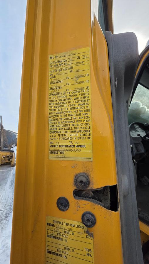 Used 2002 International 7400