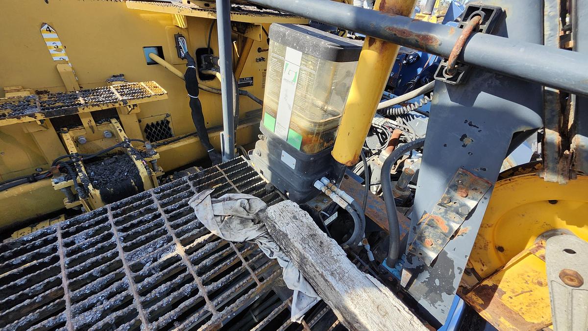 Used 2007 Caterpillar AP-1000D