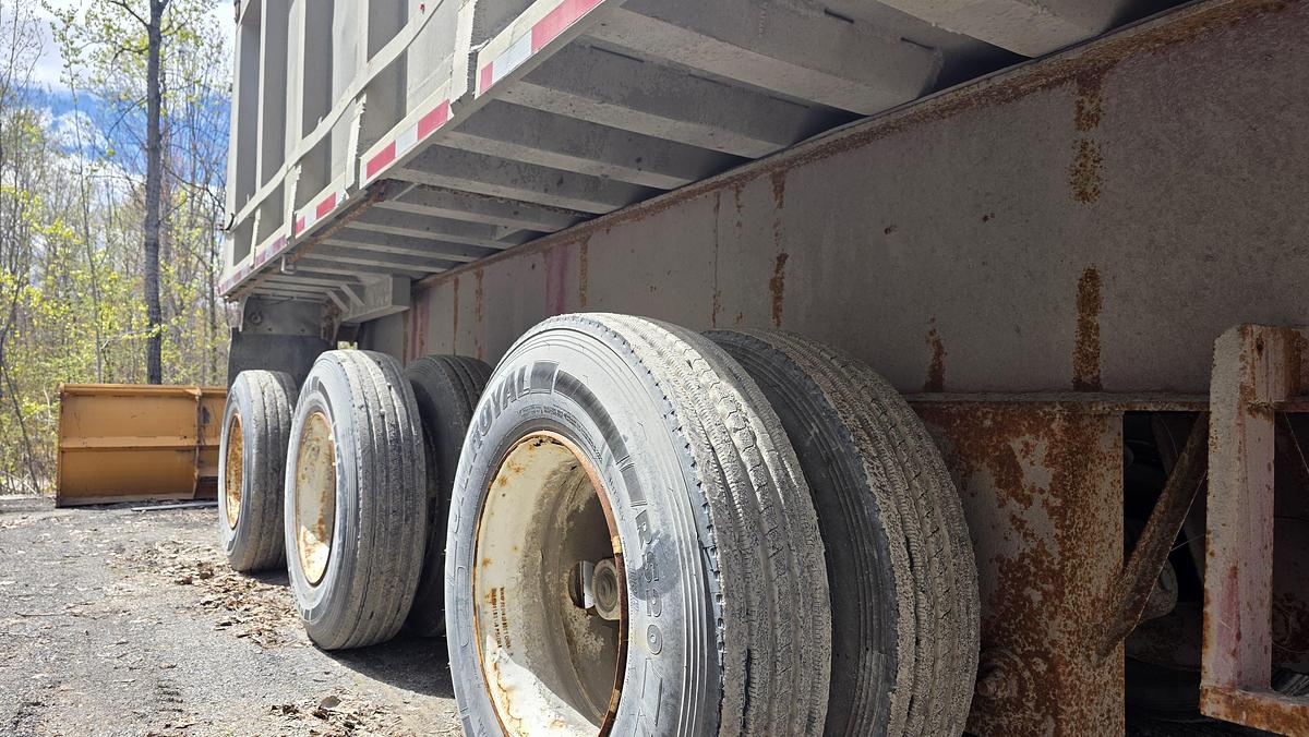 Used 1985 King 3 axles Dump