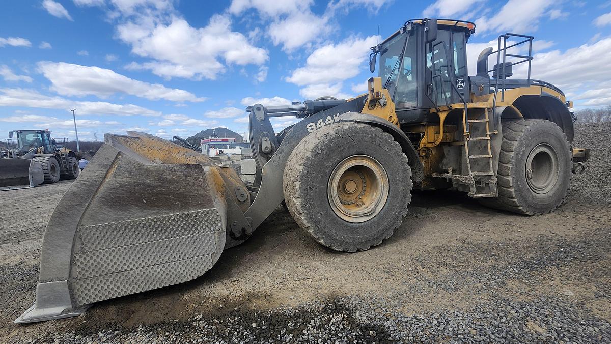 Used 2019 John Deere 844K-III