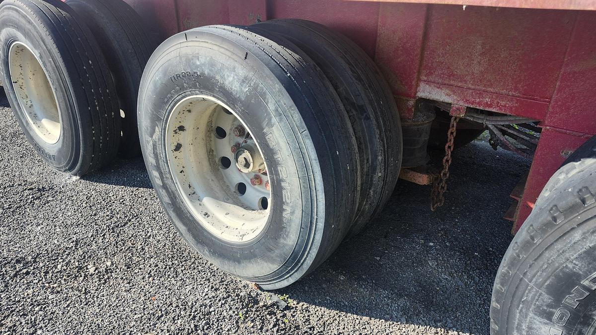 Used 1999 Red River LB439 / 4 axles strap trailer