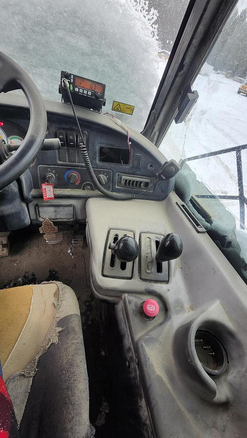 Used 2001 Caterpillar 735