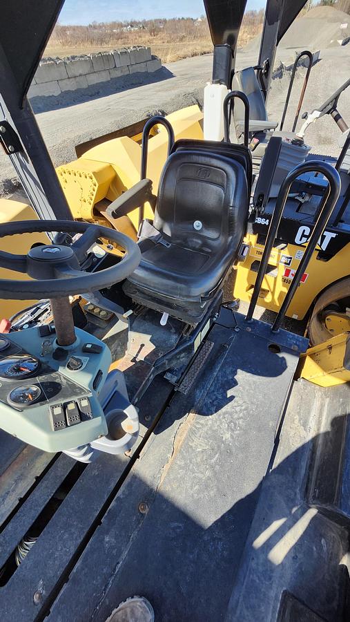 Used 2006 Caterpillar CB-534D