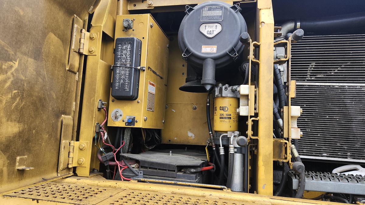 Used 2008 Caterpillar 320C FM
