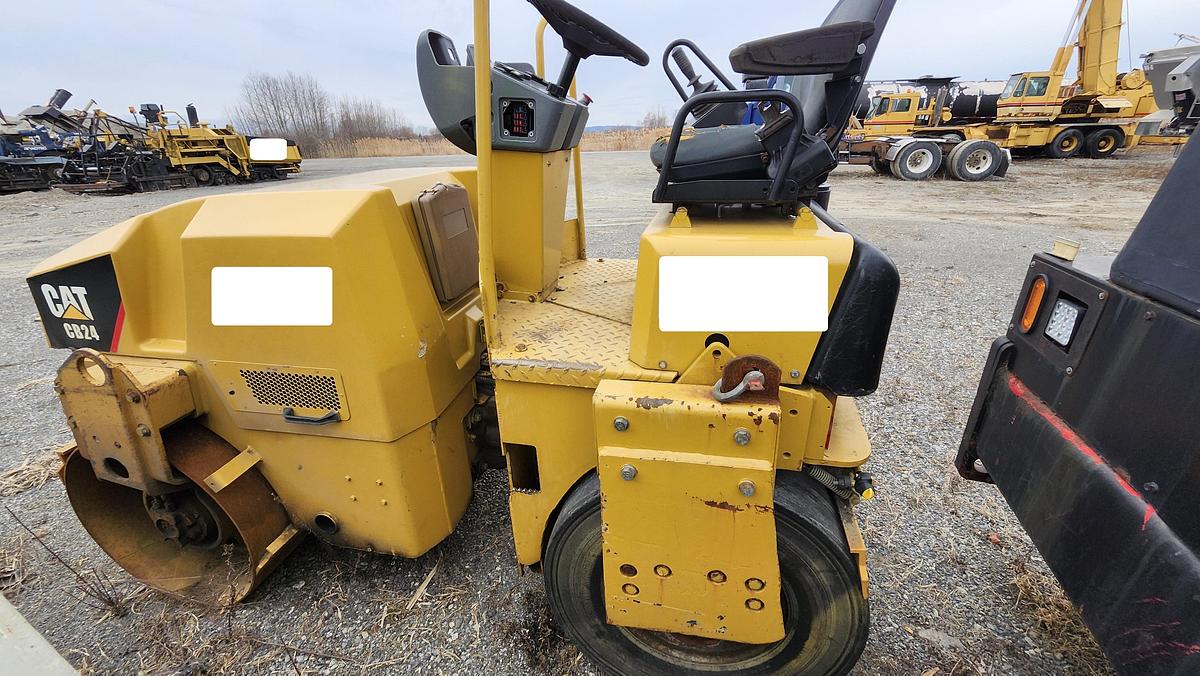 Used 2009 Caterpillar CB24